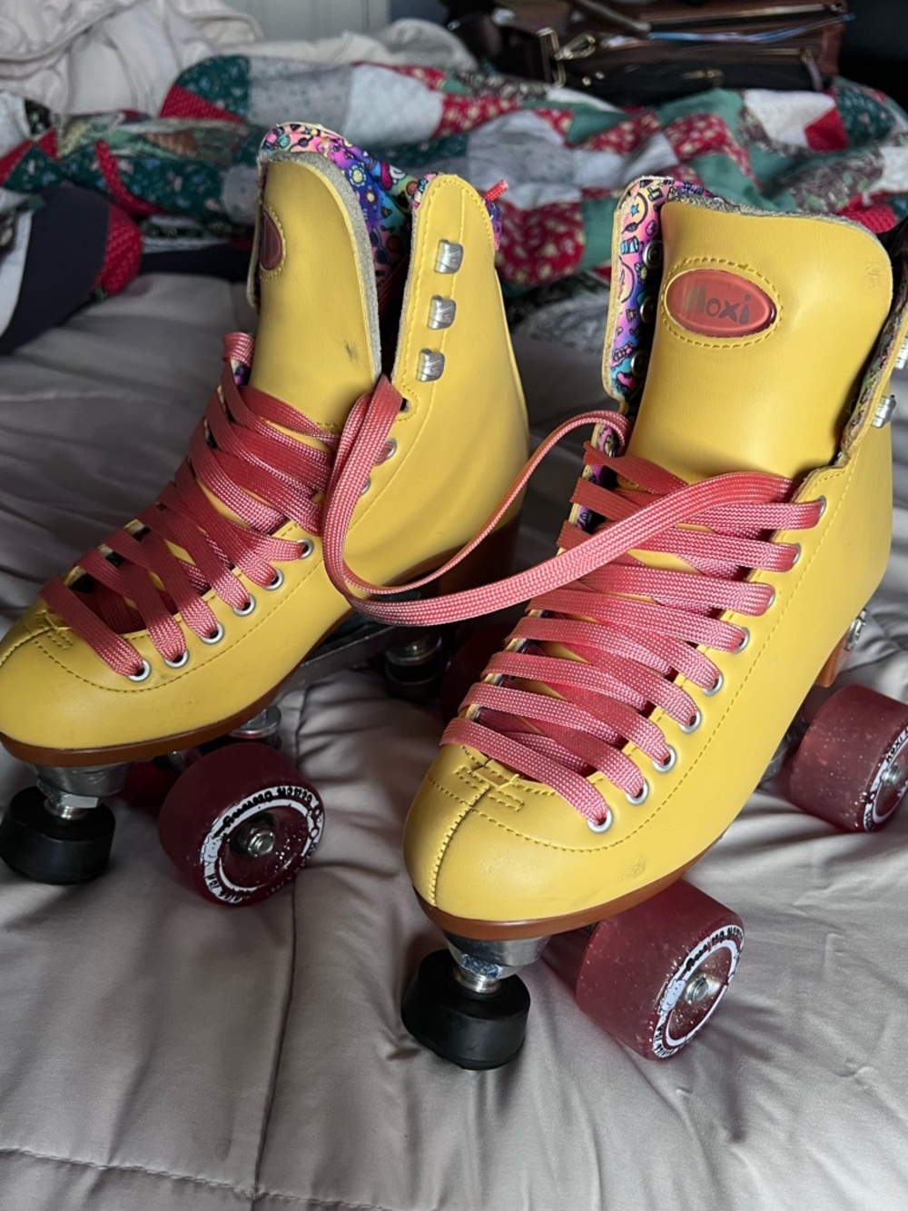 MAKE AN OFFER - MOXI Beach Bunny Retro Derby Roller Skates with Contrast Laces - Picture 4 of 7